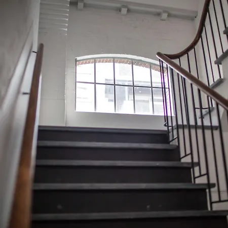 아파트먼트 드 할렌 *